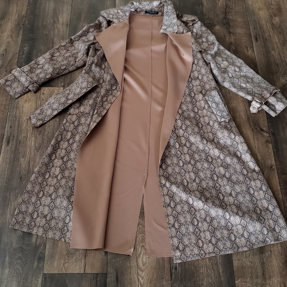Snake Printed Trench Coat - Picture 5 of 14